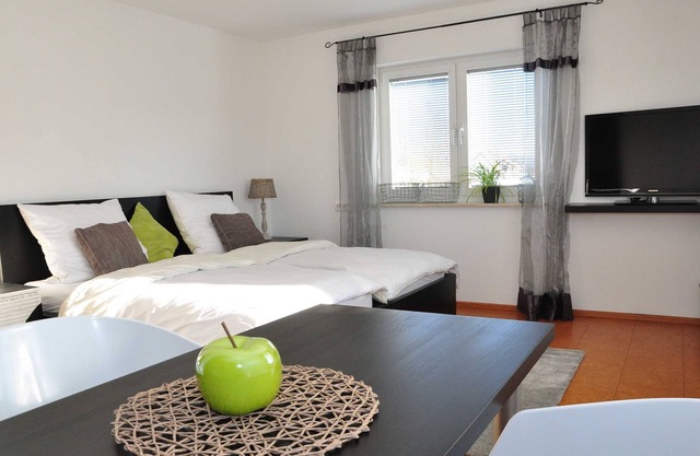 Room 1 - Pension N37 - modern furnished rooms in a quiet location