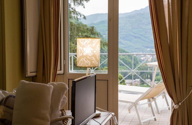Room 'Camera Matrimoniale Superior' with Shared Garden, Wi-Fi and Air Conditioning