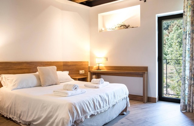 Room 'Doble Superior El Duque Chimenea' with Mountain View, Shared Terrace and Wi-Fi