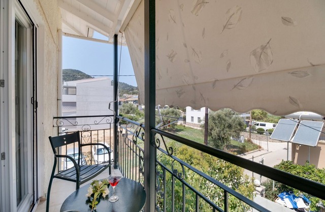Room 'M6 Room' with Shared Pool, Wi-Fi and Air Conditioning