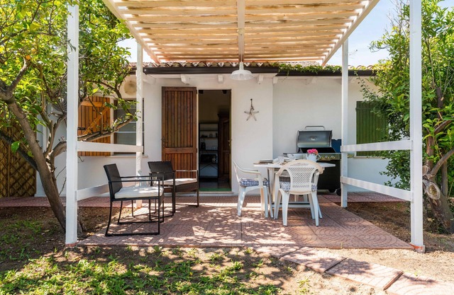 Room 'Melograno' with Private Garden and Air Conditioning