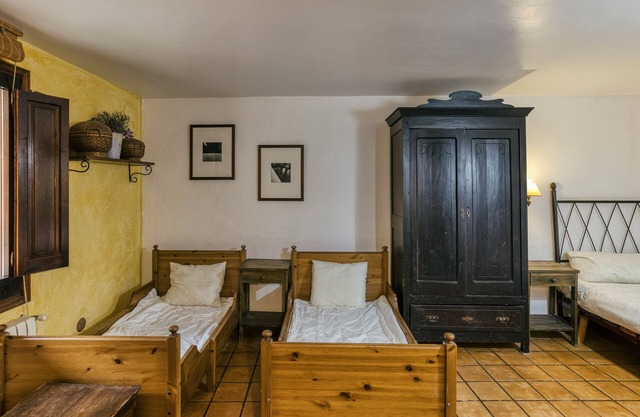 Room 'Migjorn' with Shared Pool, Wi-Fi and Air Conditioning