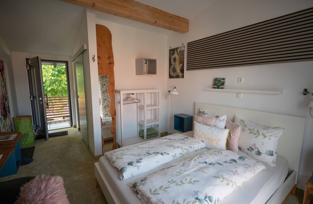 Room 'No. 2' with Shared Terrace, Shared Garden and Wi-Fi