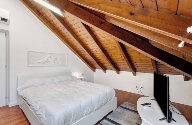 Room 'Superior' with Shared Pool, Wi-Fi and Air Conditioning