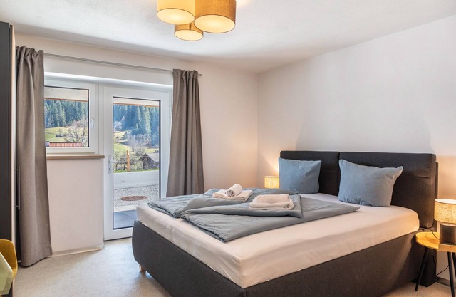 Room 'Tirolee Marchegg - Fuchsbau' with Mountain View, Private Terrace and Wi-Fi