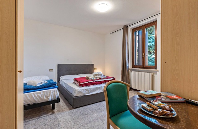 Room 'Tripla' with Shared Terrace, Wi-Fi and Air Conditioning