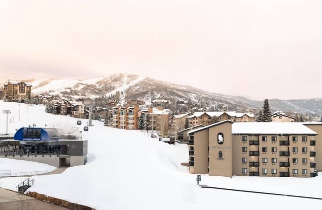 Room w/Pool View next to Steamboat Ski Resort - Enjoy Ski Adventures