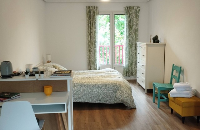 Room with its own bathroom, newly renovated and in a very quiet area.
