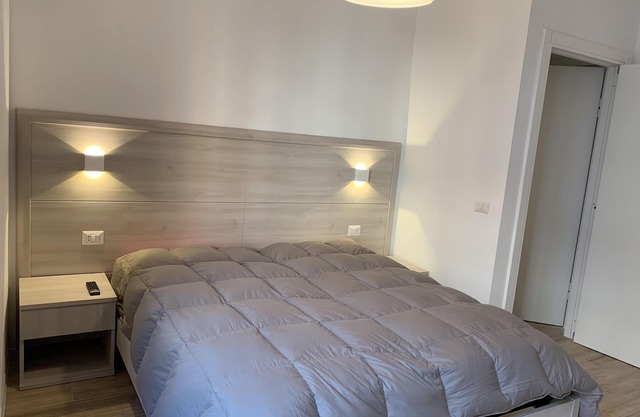 Room with private bathroom one step away from the center of Rome