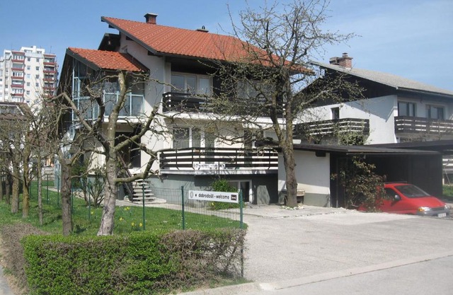 Rooms and Apartment Na poljani