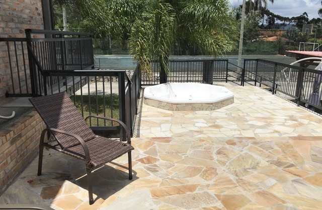 Rooms for rent near Balneário Camboriú (pool, jacuzzi, beach tennis)