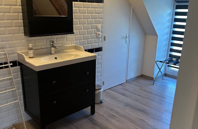 Rooms with breakfast included and guest table in Berry, near the Loire Castles