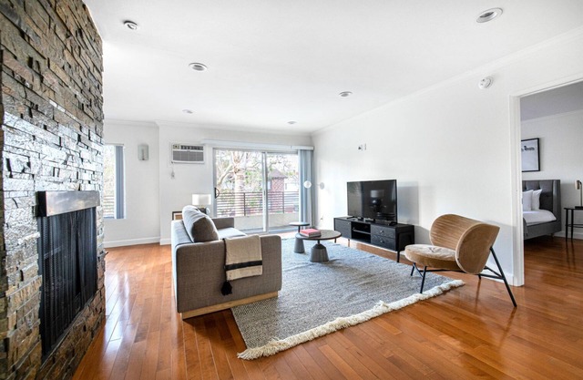 Roomy Brentwood 2BR w/Gym + Courtyard, walk to Dining, by Blueground
