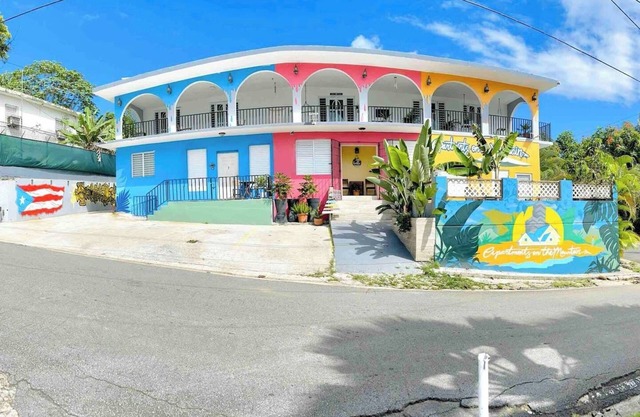 Roomy Eco-Friendly Stay | Queen Bed + Sleeper, Solar-Powered | Close to Culebra Ferry