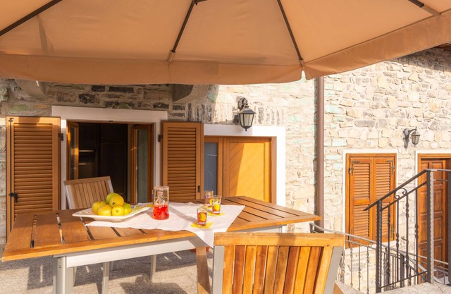 Rosa (VNA205) by Interhome