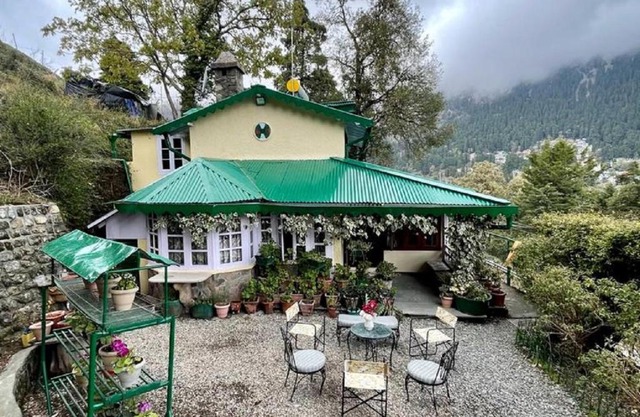 ROSASTAYS Nainital