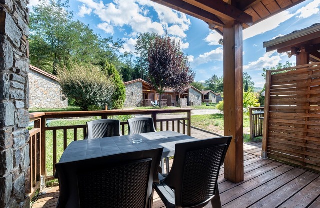 Rose Trémière 6 - Chalet vue montagne T2