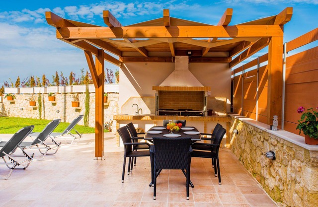 Rose Villa with Private Pool