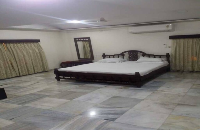Rosewood Villa A Spacious 5-bedroom villa in delightful Vijayawada