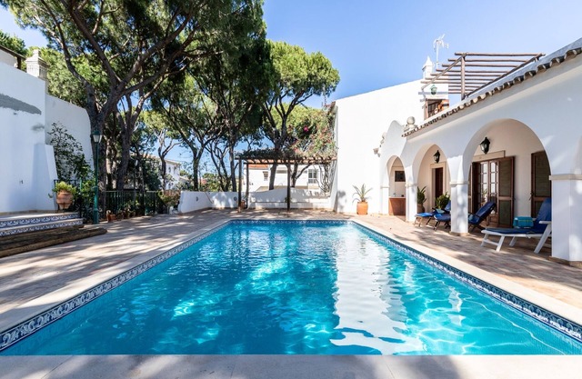 Ross Orange Apartment, Pool, Wifi