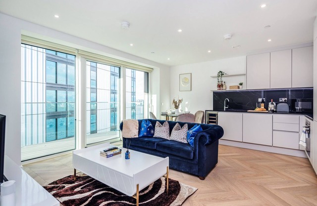 Royal Arsenal Riverview Apartment for Getting Around London