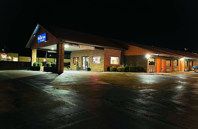 Royal Inn & Suites