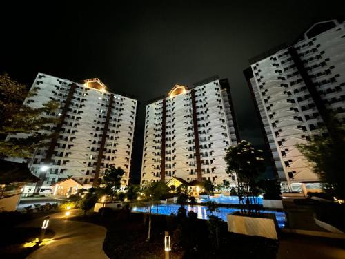 Royal Oceancrest Mactan - Resort type Condominium Unit 0215B