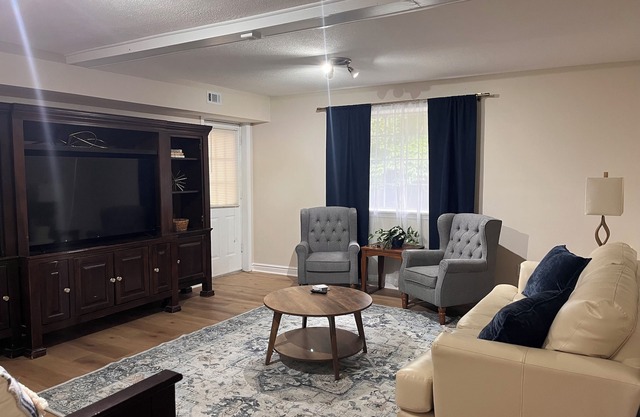 Royal Rebel Retreat: Charming Basement VRBO in Oxford, MS