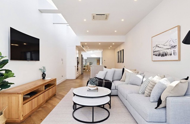 Royal Redfern Isyd