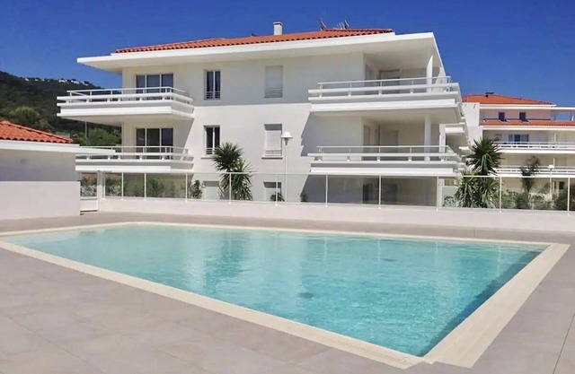 Royal Rivage Appt T2 - Swimming pool - 200m from the sea