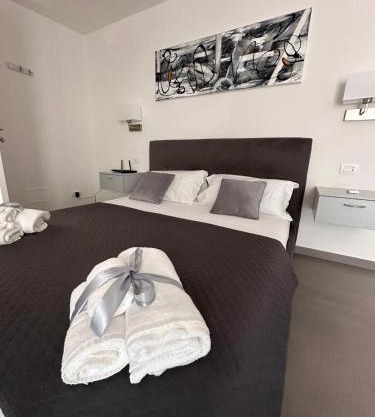 Royal View Apartment