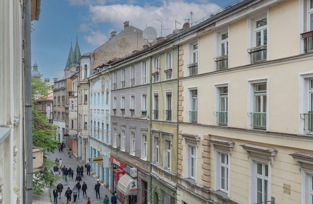 Royally furnished apartment in the heart of Sarajevo with view of main street.