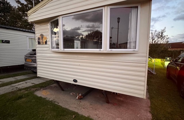 Rubys Place on Lyons Winkups, Towyn, Sleeps 6
