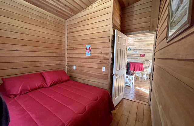 Rudy’s roost Rental Cabin - near Back of the Dragon Route 16