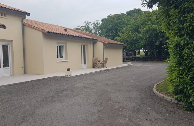 Ruffec charente House peaceful and pleasant setting with park and near ts shops