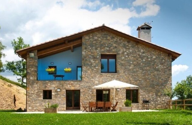 Rural house integrates Mas Serrat de la Teia for 10 people (The House)