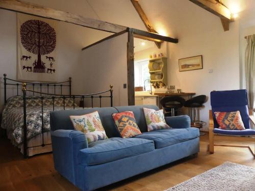 Rural 17th century barn studio apartment