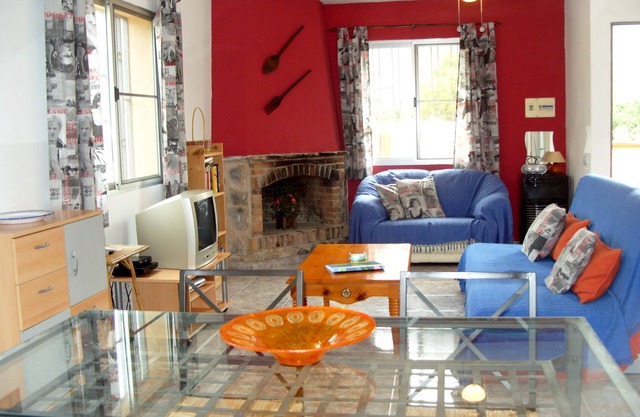 Rural Bungalow, Stunning Views, Enclosed Garden With Pool, Sun Terrace, BBQ .