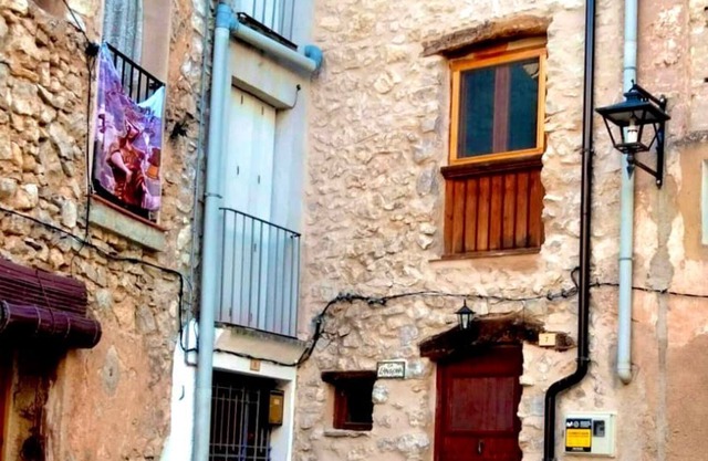 Rural House within Historical Medieval Town - Castle Miravet/Ebro River near!