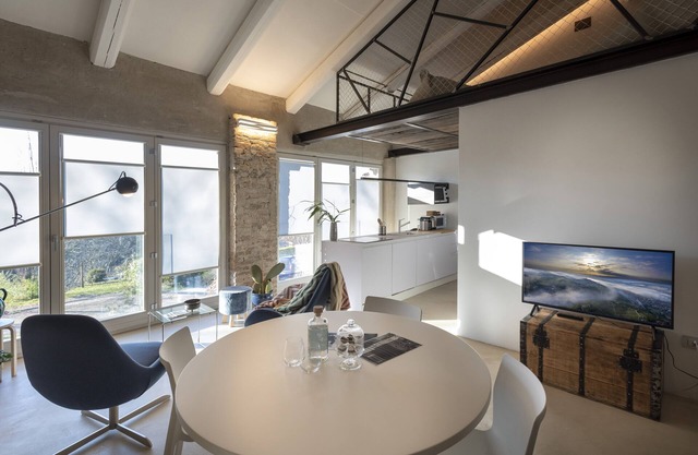 RUSTAGI 1834: APT IN VILLA WITH POOL IN THE BAROLO REGION