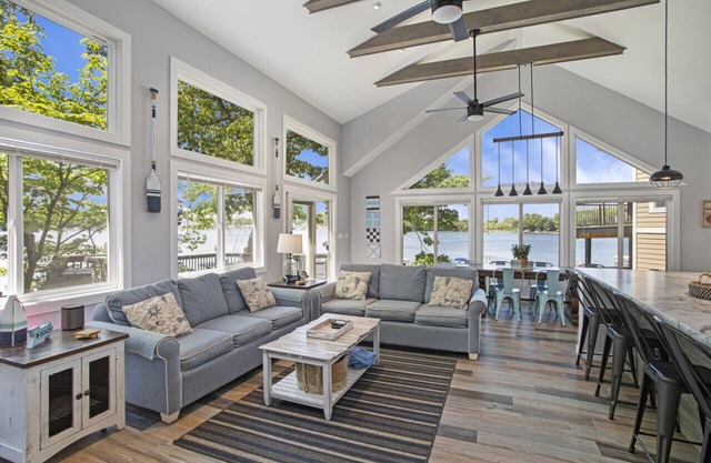 Rusted Anchor · 7 bedroom gem in Sister Lakes