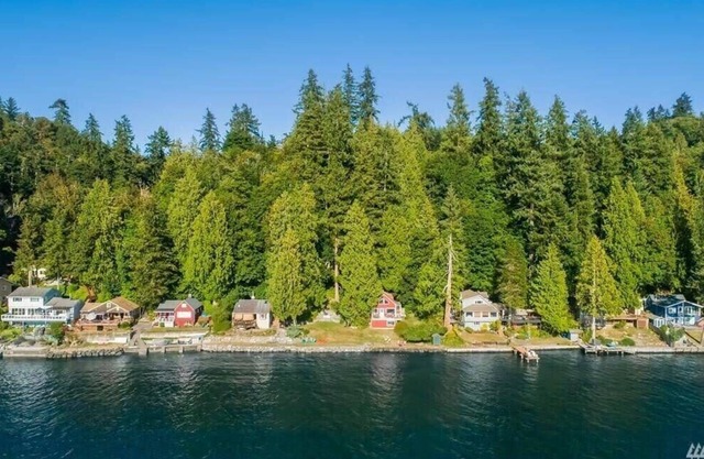 Rustic 1935 Walk-in Waterfront Cabin on Colvos Passage