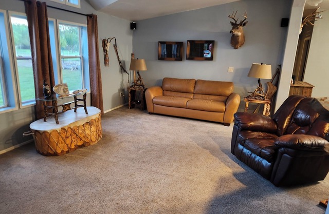 Rustic 3-bedroom house in delightful Aztec with WiFi & riverside gazebo