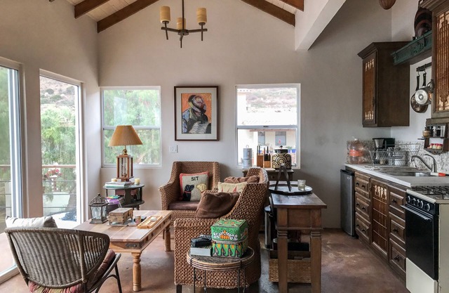 Rustic Elegance - Ocean views, Horse rides, wine tasting