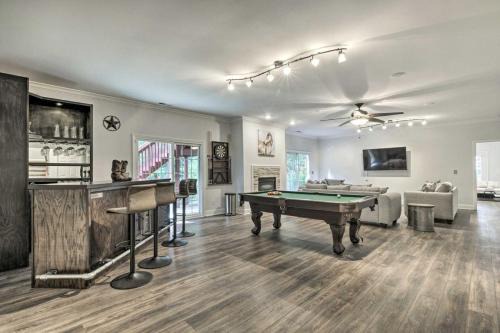 Rustic Escape w Game Room and Modern Amenities