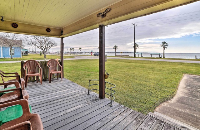 Rustic Getaway w/ Grill - On San Antonio Bay!