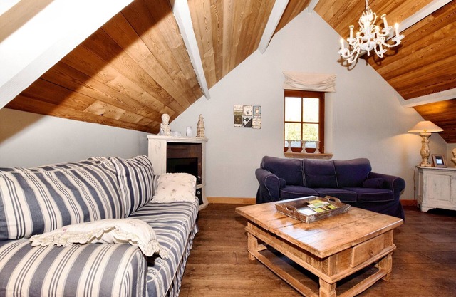 Rustic holiday home in Halleux