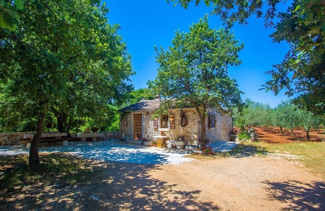 Rustic Holiday House Legovic