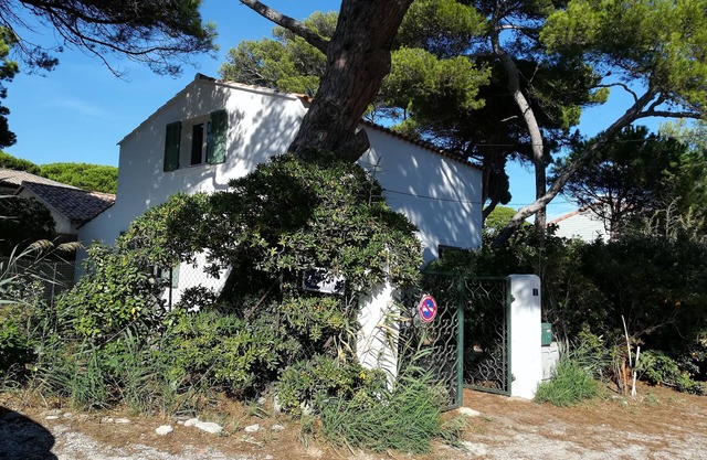 Rustic house with character 150 m from the beach