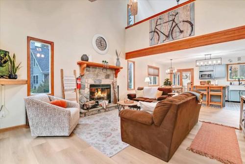 Rustic Modern Retreat in Poconos